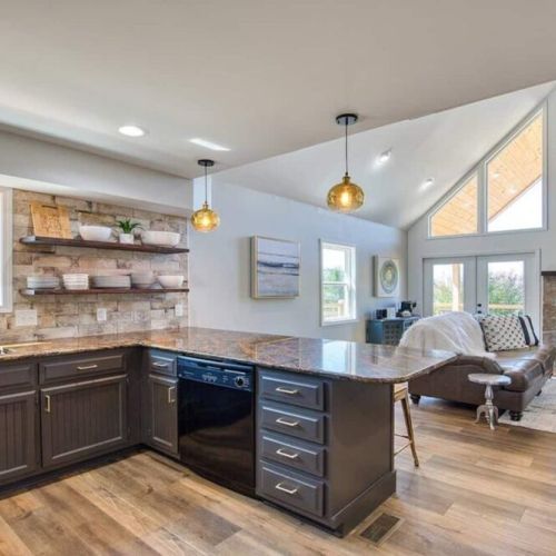 Great open concept kitchen to enjoy the togetherness while cooking or entertaining.