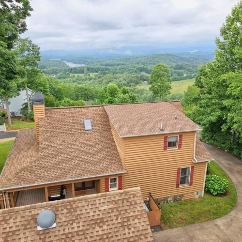 Aerial view of the driveway to parking in front of the garage