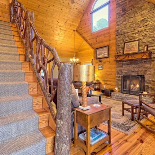 Through entry to stairwell leading to the second floor