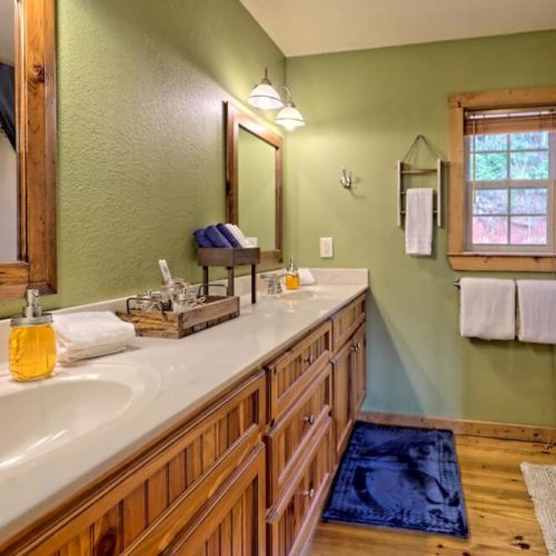 Double sink vanity area