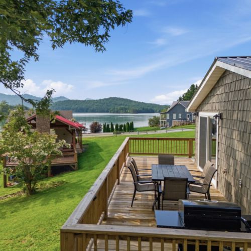 Outdoor seating & gas grill off of kitchen