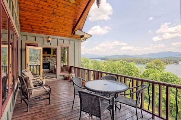 Luxurious Sanctuary Summit Chatuge Home Concierge