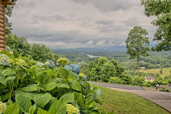Bears Eye View – by Chatuge Home Concierge.