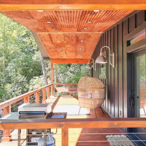 Back deck w/ grilling station