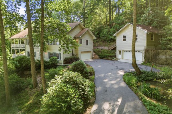 Koi Pond Lodge by Chatuge Home Concierge