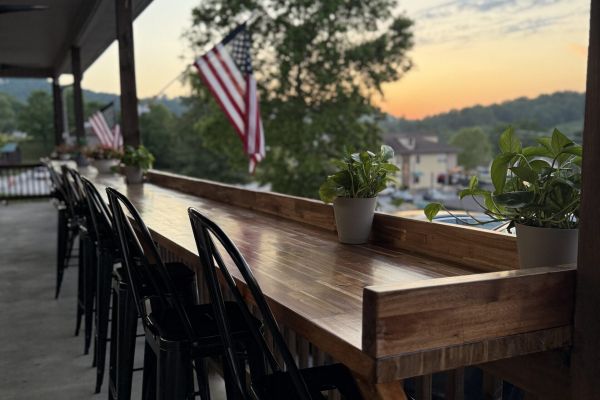 Lakeview Tavern