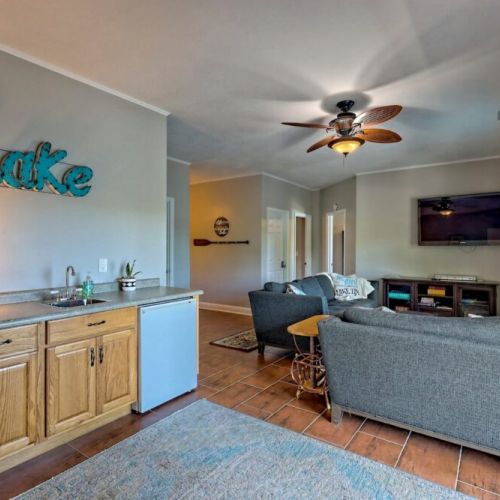 Kitchenette on terrace level