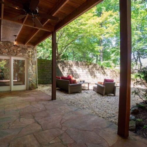 Sitting area and firepit