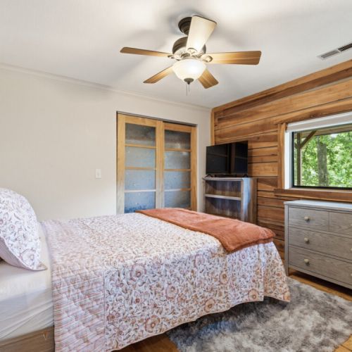Queen bedroom.
