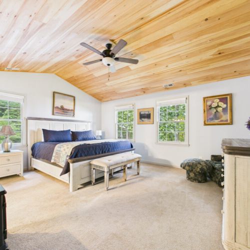 Master bedroom with King bed