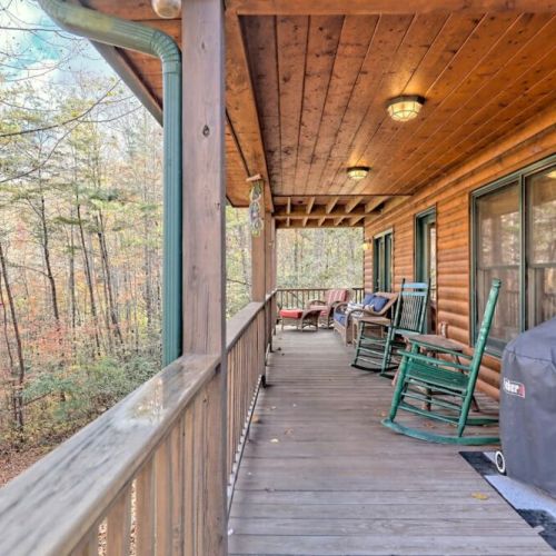 View from the corner of the main deck. Lots of coffee or wine spots for sitting and sipping!