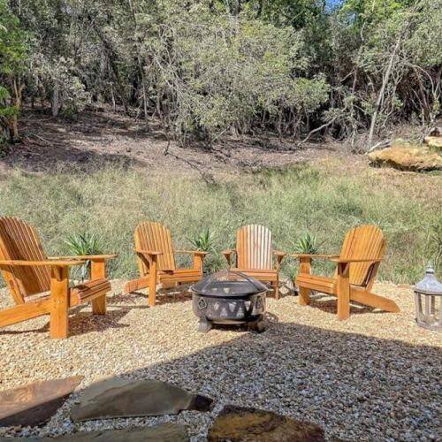 Fire pit & sitting area