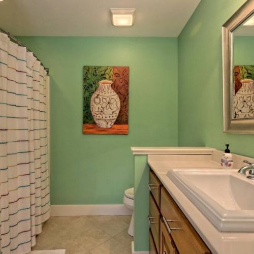 4th floor bathroom