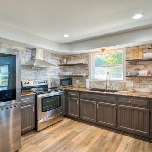 So much counter space!