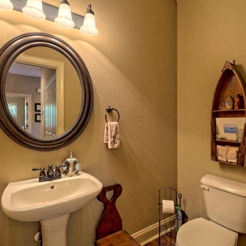 Upper level bathroom