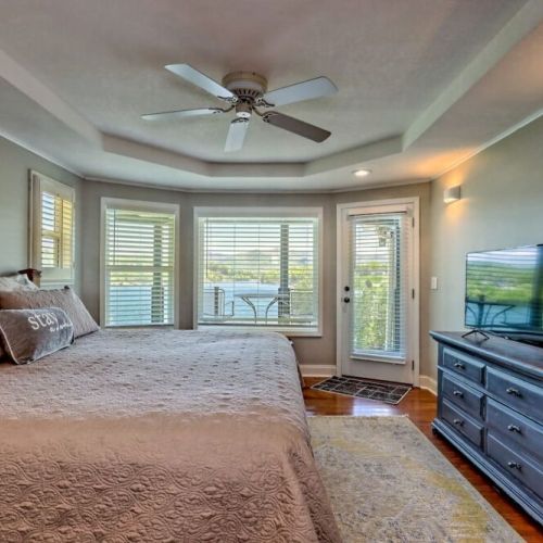 King master bedroom on main level