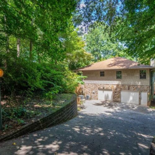 Entrance driveway