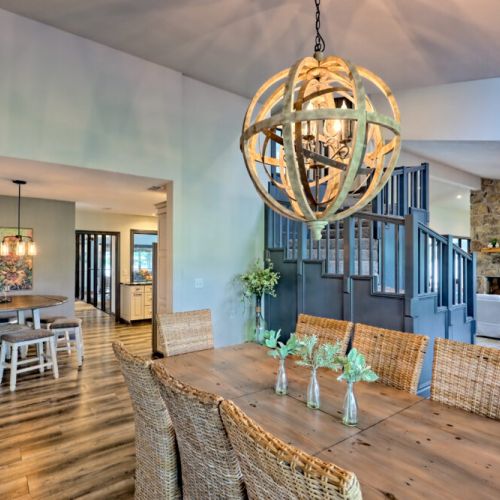 Dining room area off the kitchen near the entry