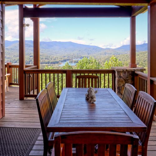 Main deck dinning