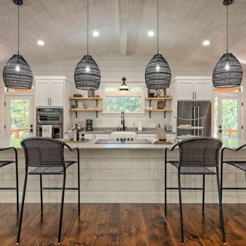 Breakfast bar seating for 4