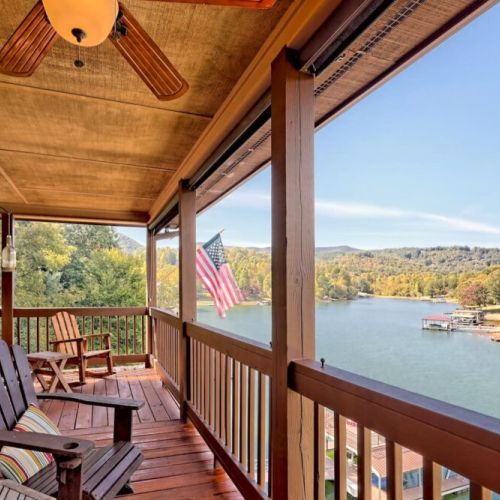 Ample seating for water views and photo opportunities