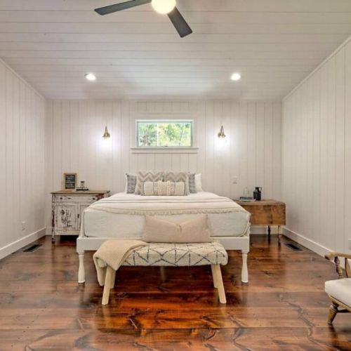Guest bedroom