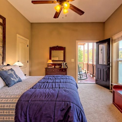 K bedroom with great views of the lake