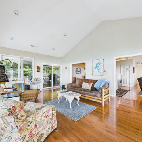 Detached sunroom from kitchen and  living area