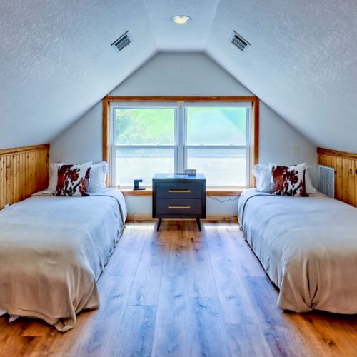 Loft with two twin beds.