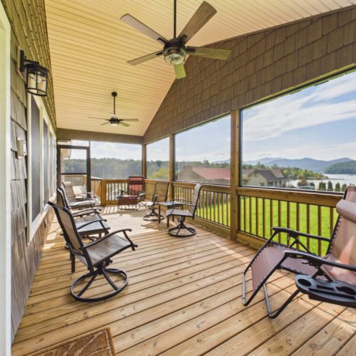 Screened in front porch