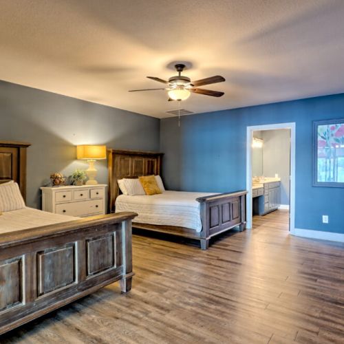 Double Q downstairs bedroom with full bathroom