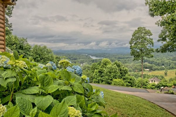 Bears Eye View by Chatuge Home Concierge.