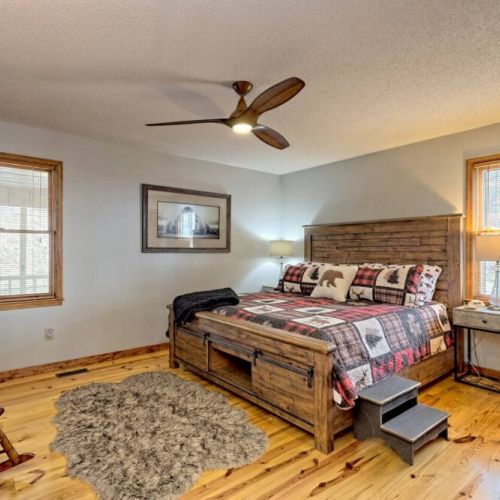 Steps up to that big bed!