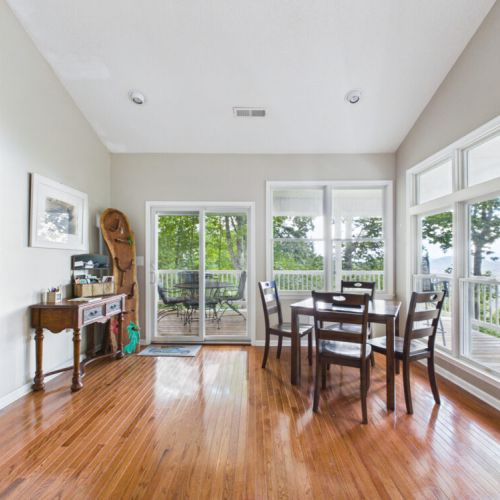 Sun room with access to upper deck